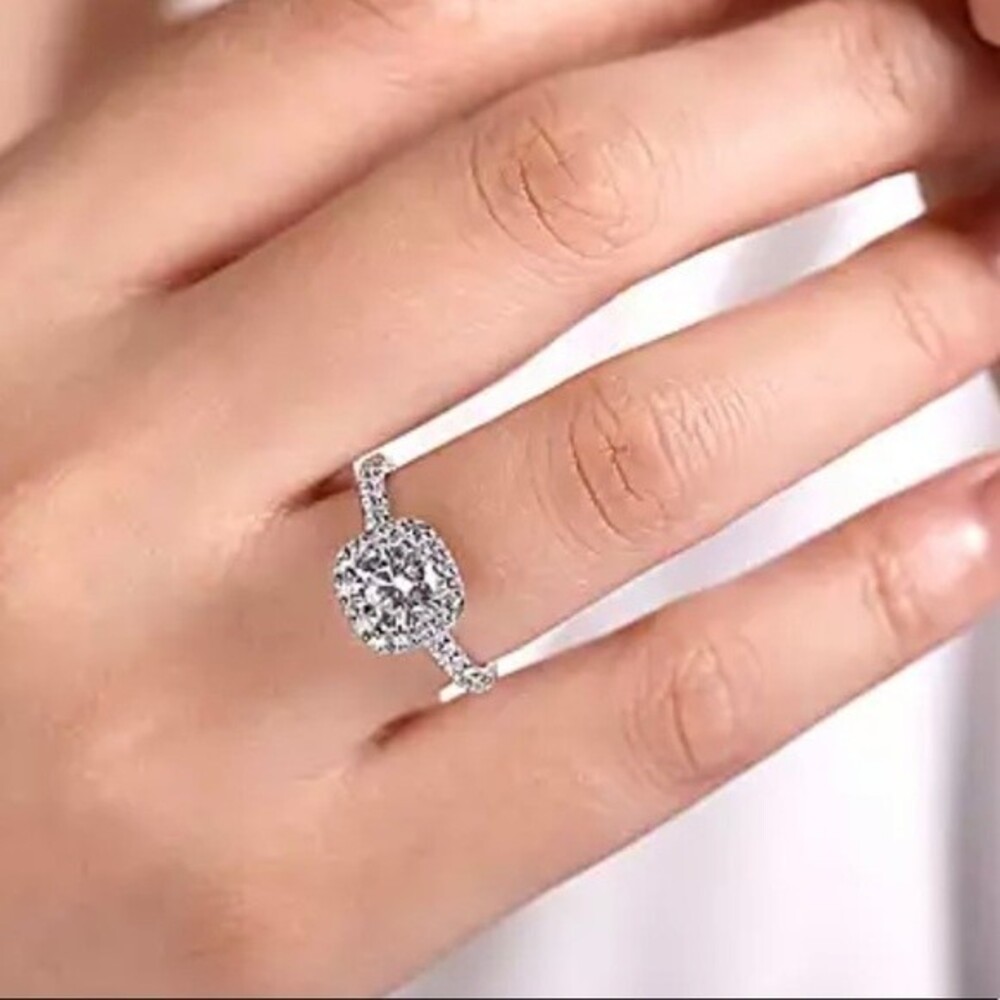 AAA Austrian Crystal Round Solitaire Ring